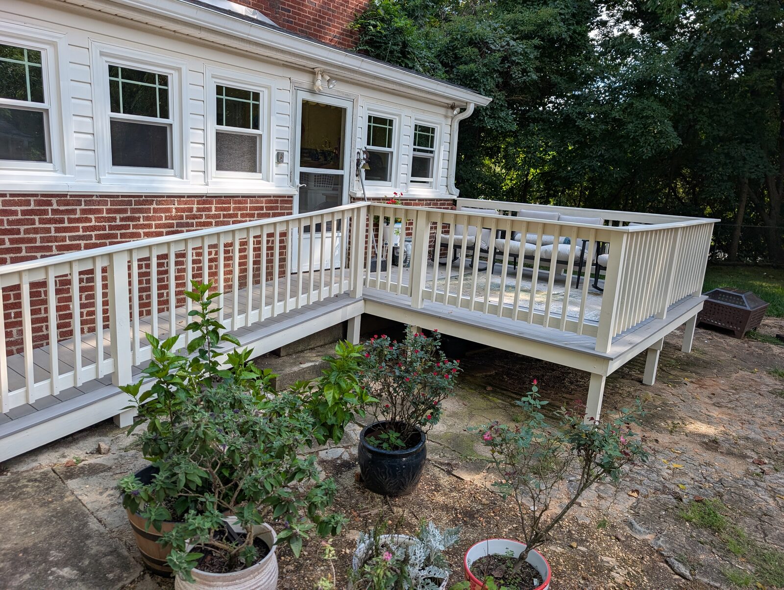 Deck solid stain corner view after